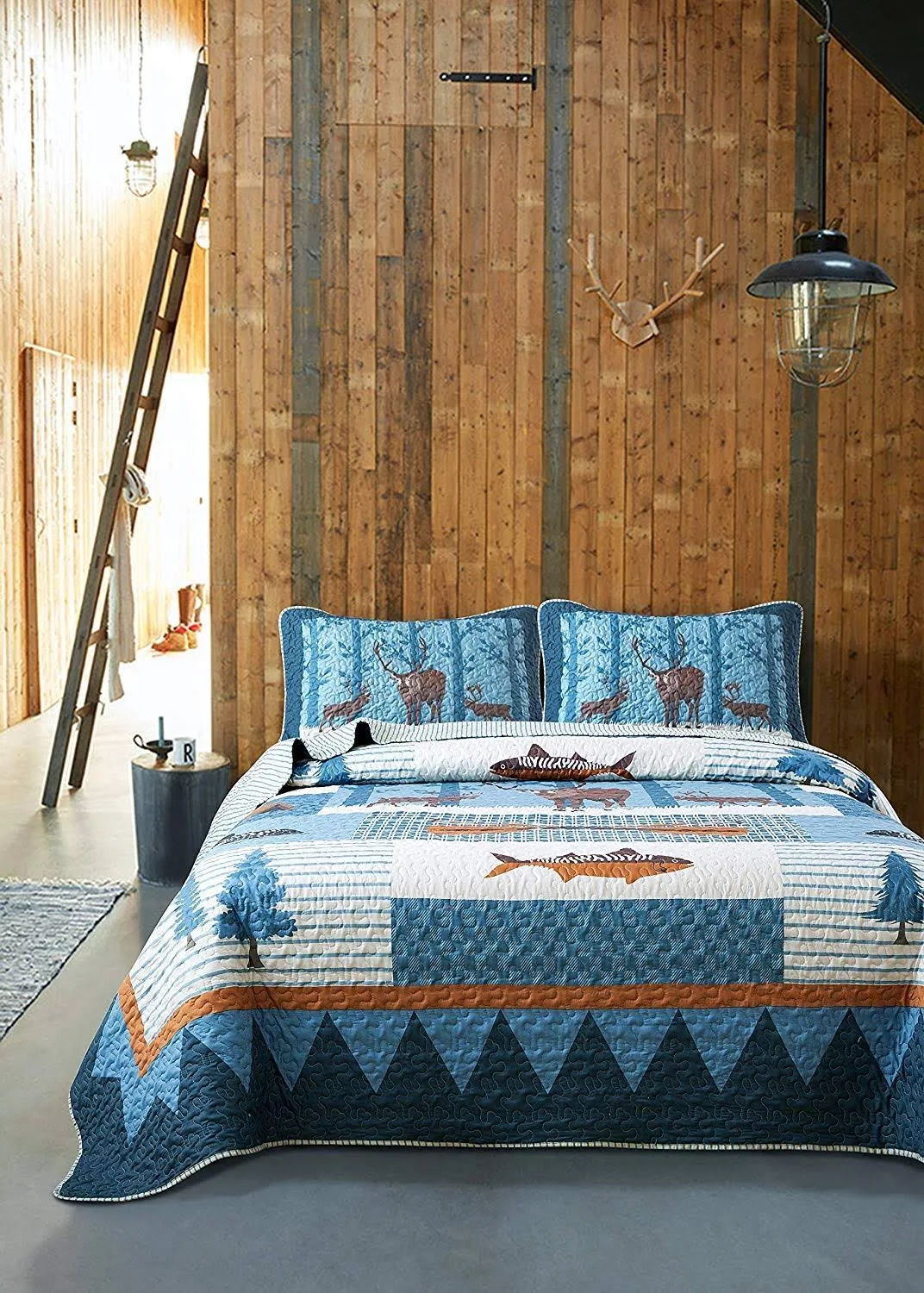 Soul & Lane True North Fish Quilt Set - King Size with 2 Shams, Rustic Cabin Bedding with Wildlife and Outdoor Nature Theme, Lodge Quilted Bedspread with Moose and Duck for Lake House & Hunting Decor