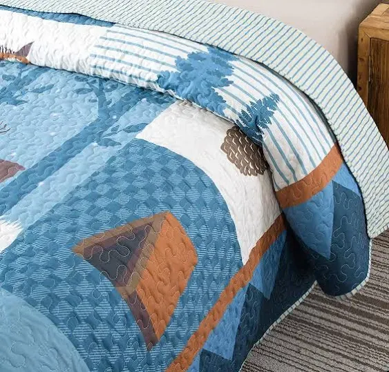 Soul & Lane True North Fish Quilt Set - King Size with 2 Shams, Rustic Cabin Bedding with Wildlife and Outdoor Nature Theme, Lodge Quilted Bedspread with Moose and Duck for Lake House & Hunting Decor