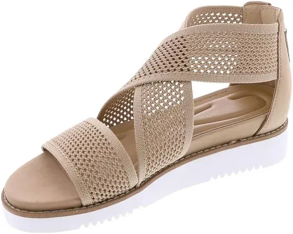 Easy Spirit Women's Wander Flat Sandals