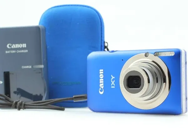 Canon PowerShot ELPH 100HS Camera, BLUE w/Battery, Charger - Parts or Repair