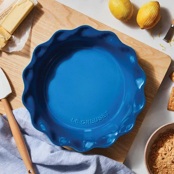 Le creuset fluted pie dish