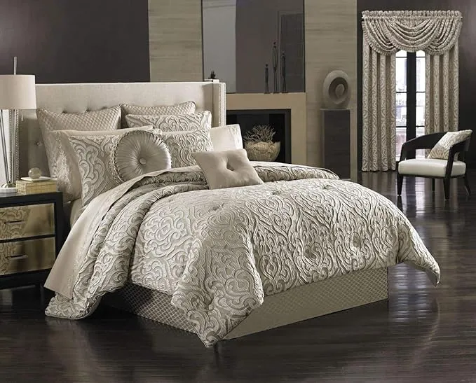 J Queen New York Astoria 4 Piece Cal King Comforter Set