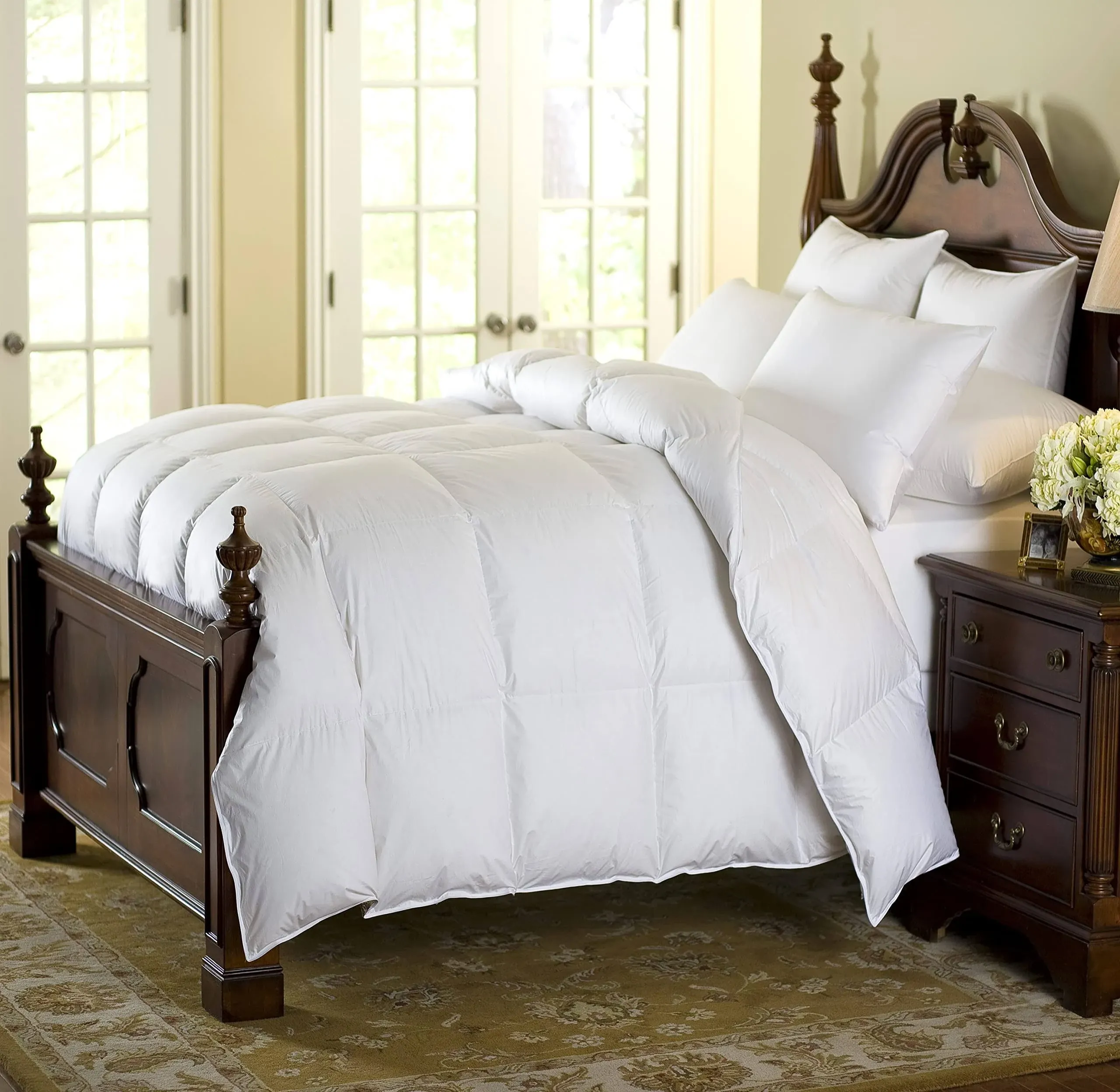 Cascada Peak 600+ White Down Comforter by Downright