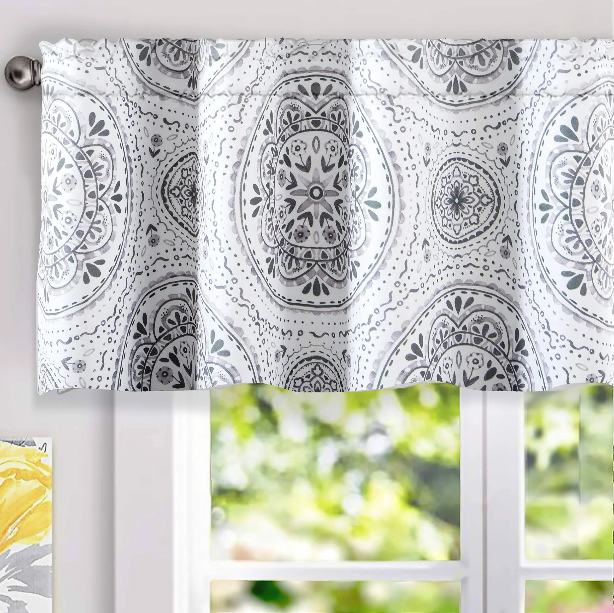 DriftAway Lucia Medallion Pattern Lined Thermal Insulated Energy Saving Window ...